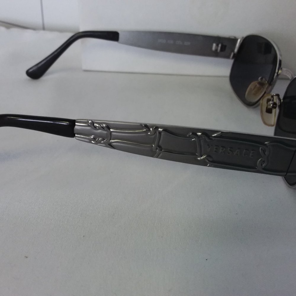 Vintage Versace Gunmetal Silver Sunglasses - Picture 4 of 7